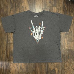 Rock N Roll Skeleton Hand Women’s XL Live Outside The Limits